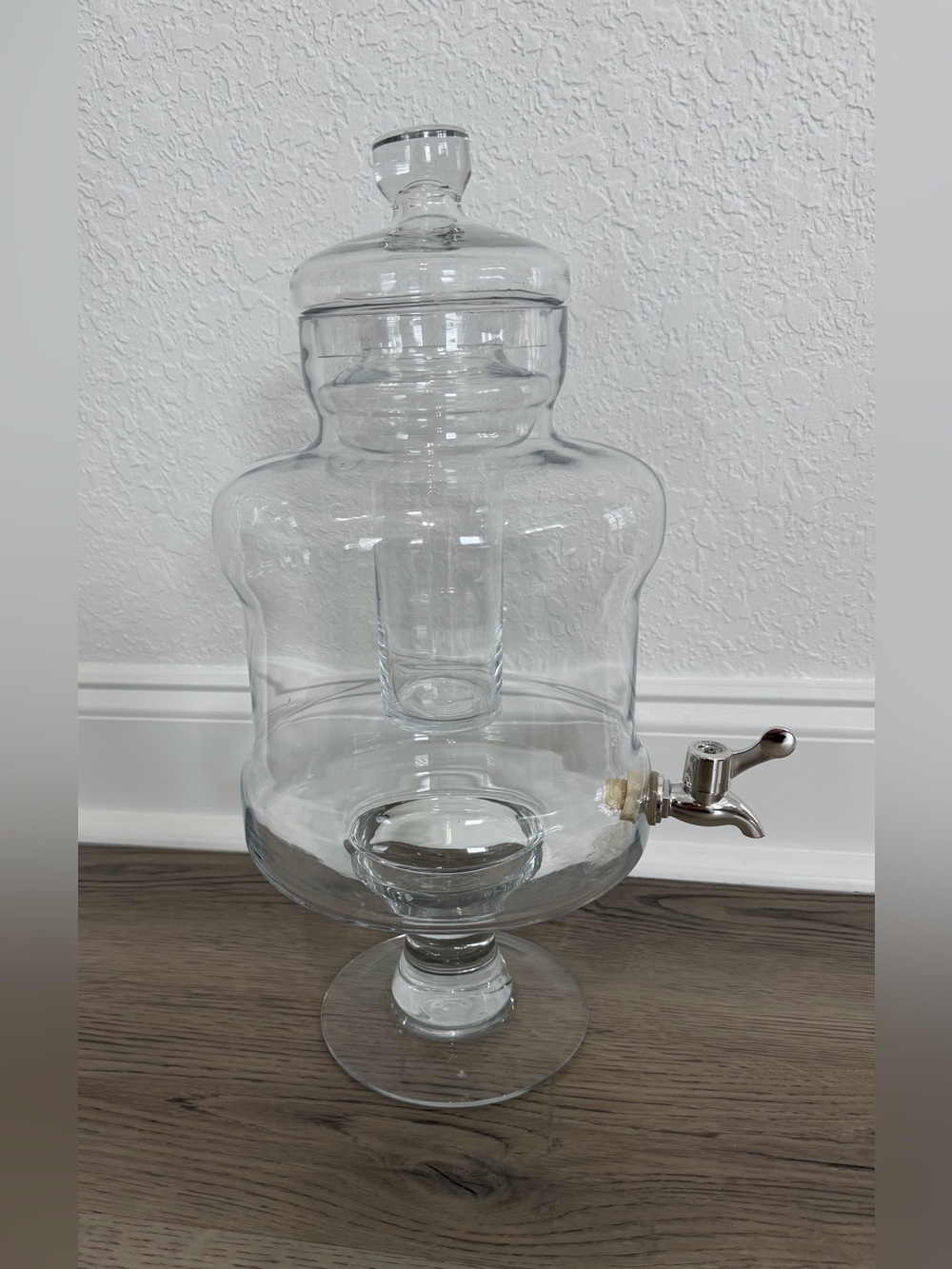 NEW VINTAGE PEDESTAL Glass Beverage Dispenser w/Spigot, Lid And Ice Core RARE - Picture 4 of 10